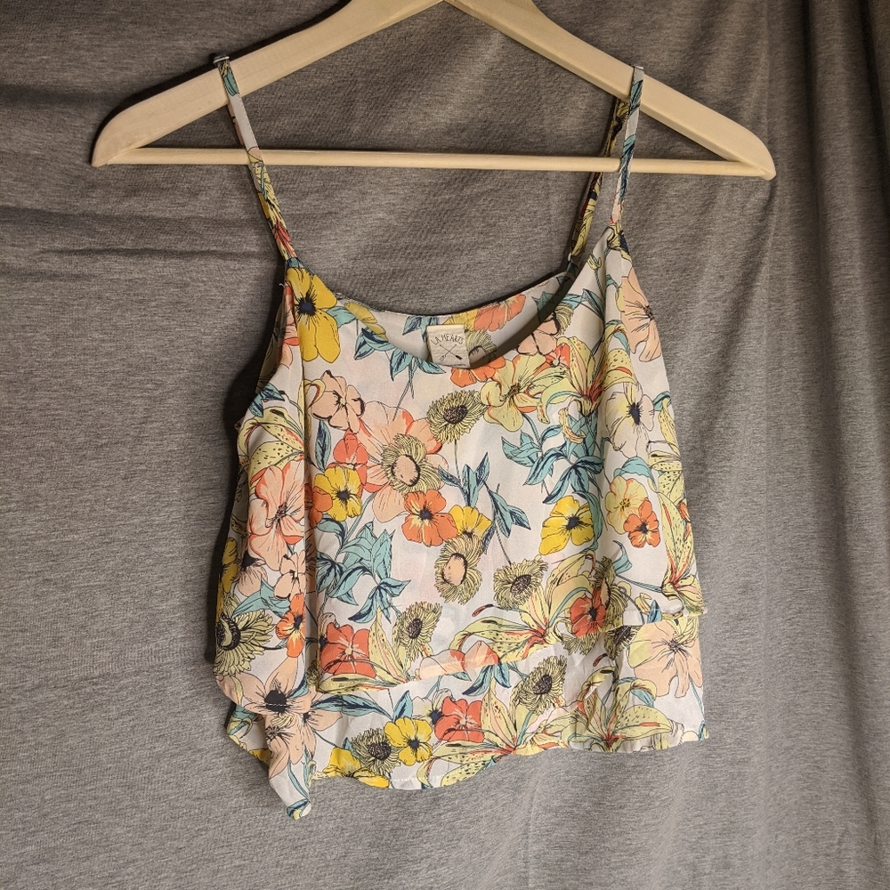 🌸 LA Hearts Flowy Crop Top ❤️